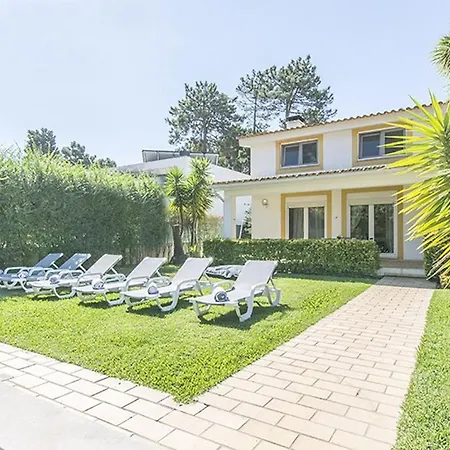 Santo Isa - Spacious 5 Bedroom - Private Pool - Close To Lisbon - Perfect For Families Villa Corroios