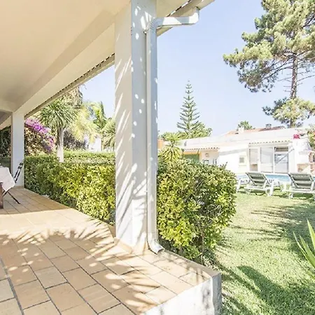Villa Santo Isa - Spacious 5 Bedroom - Private Pool - Close To Lisbon - Perfect For Families
