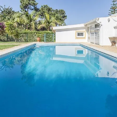 Santo Isa - Spacious 5 Bedroom - Private Pool - Close To Lisbon - Perfect For Families Villa