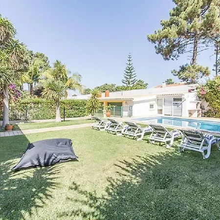Villa Santo Isa - Spacious 5 Bedroom - Private Pool - Close To Lisbon - Perfect For Families Corroios