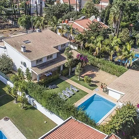 Villa Santo Isa - Spacious 5 Bedroom - Private Pool - Close To Lisbon - Perfect For Families Corroios