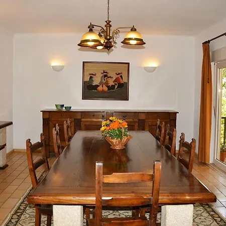 Santo Isa - Spacious 5 Bedroom - Private Pool - Close To Lisbon - Perfect For Families Villa *