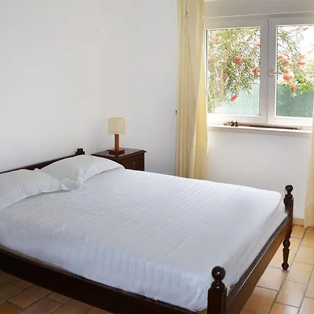 Santo Isa - Spacious 5 Bedroom - Private Pool - Close To Lisbon - Perfect For Families Villa *